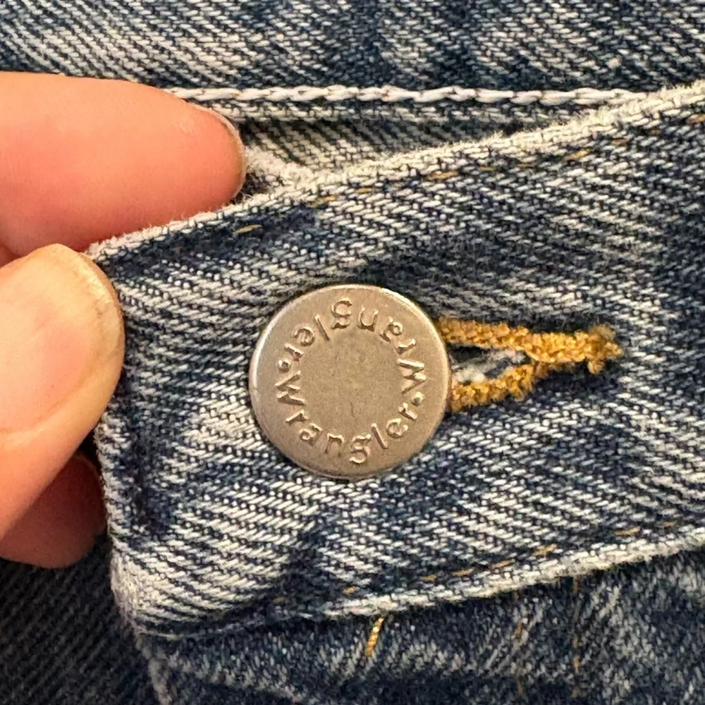 Wrangler Denim Jeans Men’s Size 33x30 Made in the USA Straight Leg - Picture 4 of 16